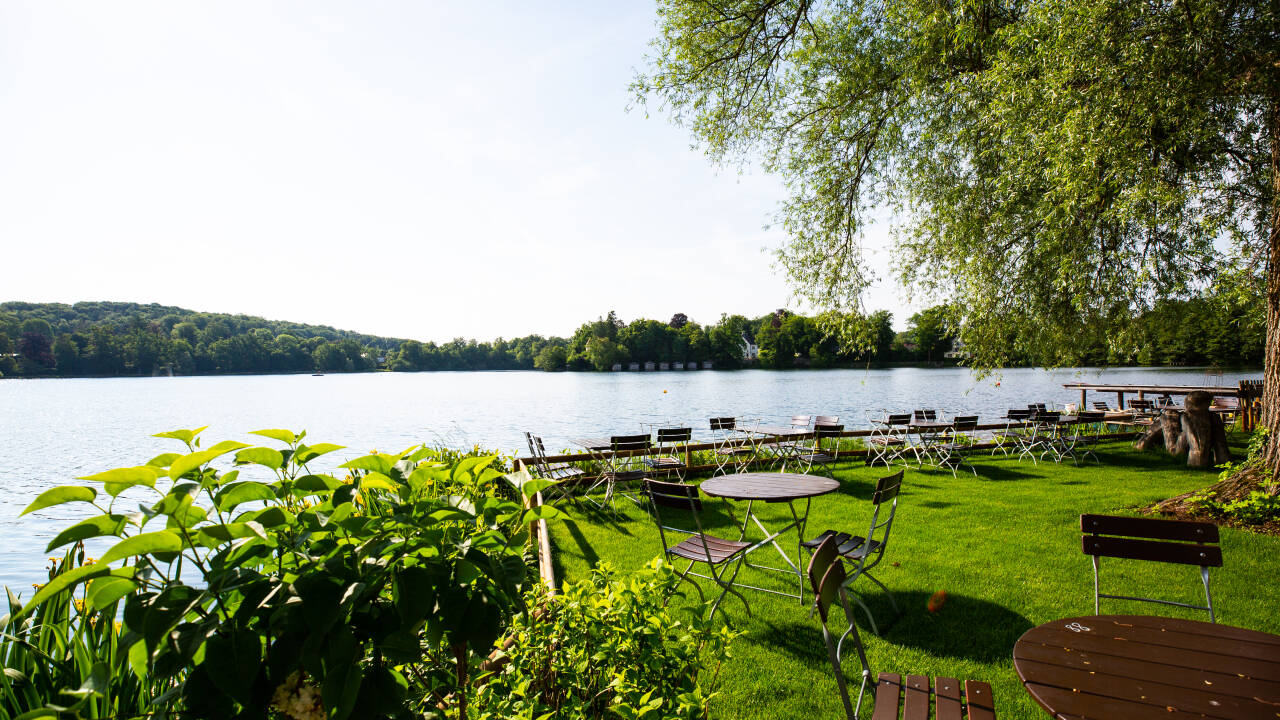 Bayerns vakre innsjøer – som Wessling, Wörth og Starnberg – er lett tilgjengelige for rolige utflukter i naturen.