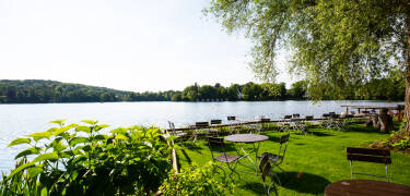 Bayerns vakre innsjøer – som Wessling, Wörth og Starnberg – er lett tilgjengelige for rolige utflukter i naturen.