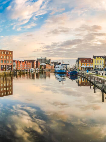 Upptäck Husum och Nordsjön bara en kort bilresa från hotellet.