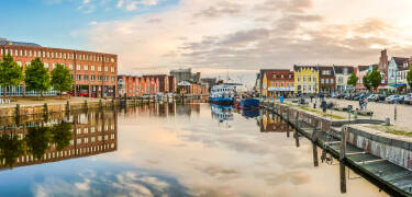 Entdecken Sie Husum und die Nordsee – nur eine kurze Autofahrt entfernt.