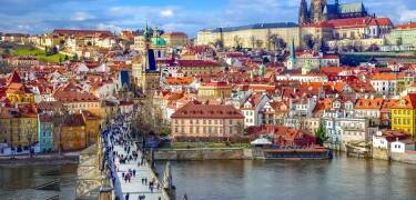 Oppdag magien i Praha – en by fylt med flotte historiske landemerker, sjarmerende gater og en helt spesiell atmosfære.