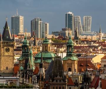 Genießen Sie das Beste aus beiden Welten: Bleiben Sie im modernen Stadtteil Prags, während das historische Zentrum nur eine kurze U-Bahnfahrt entfernt liegt.