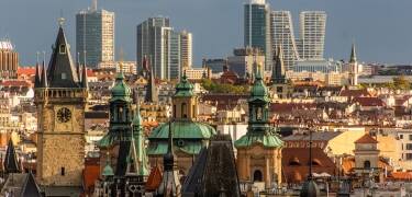 Genießen Sie das Beste aus beiden Welten: Bleiben Sie im modernen Stadtteil Prags, während das historische Zentrum nur eine kurze U-Bahnfahrt entfernt liegt.