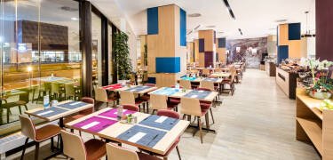 Oppholdet inkluderer ikke bare frokost hver morgen, men også én middag.