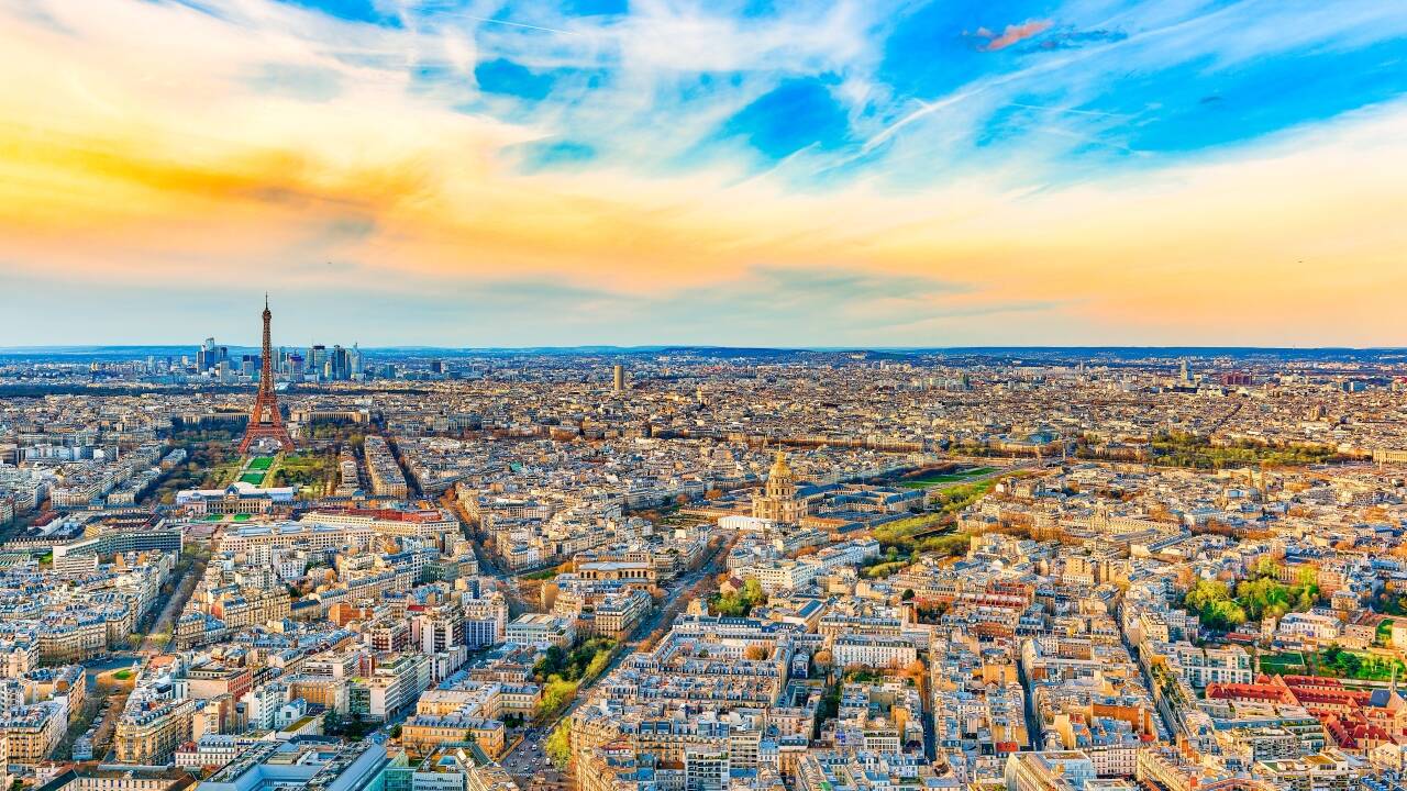 Fridfull parisisk gata nära Montparnasse och Latinkvarteren ger en lugn vistelse.