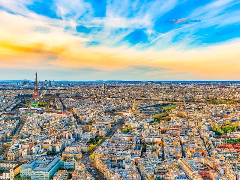 Fridfull parisisk gata nära Montparnasse och Latinkvarteren ger en lugn vistelse.