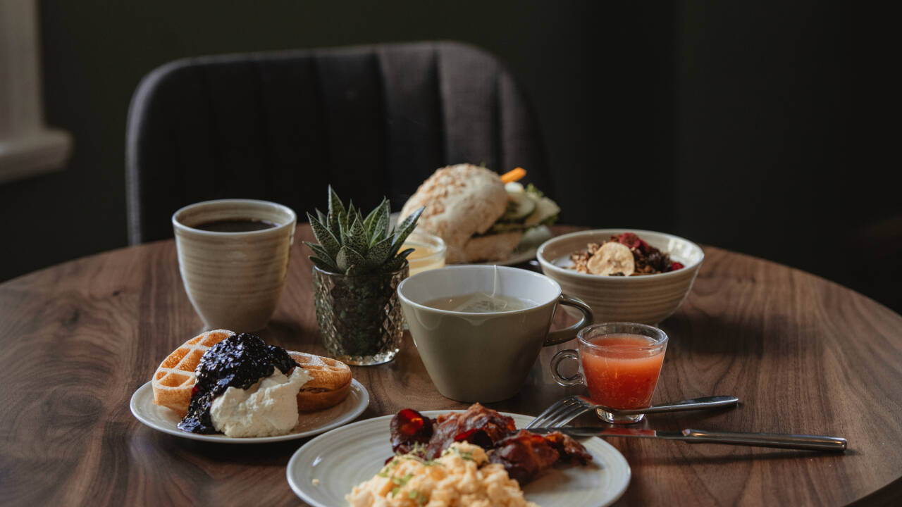 Inkluderte priser med frokost, ettermiddagsfika og en mettende middagsbuffé.