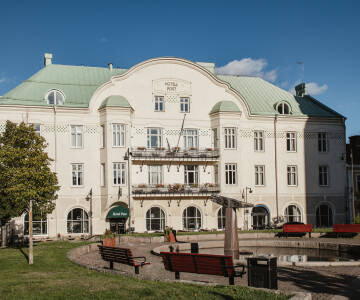 Førsteklasses beliggenhet på torget nær havn og museer i gamlebyen i Oskarshamn.