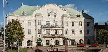 Erstklassige Lage am Hauptplatz – direkt am Hafen und den Museen in der Altstadt von Oskarshamn.