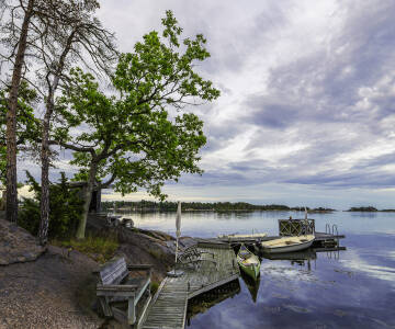 Oplev Smålands natur med vandreture, cykling og sejlads lige i nærheden.