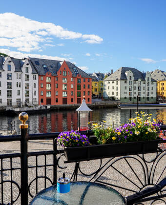 Hotellet ligger bara 10 minuters bilresa från Ålesunds centrum.