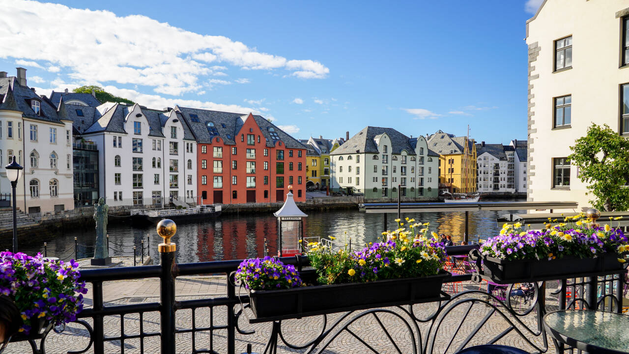 Hotellet ligger bara 10 minuters bilresa från Ålesunds centrum.