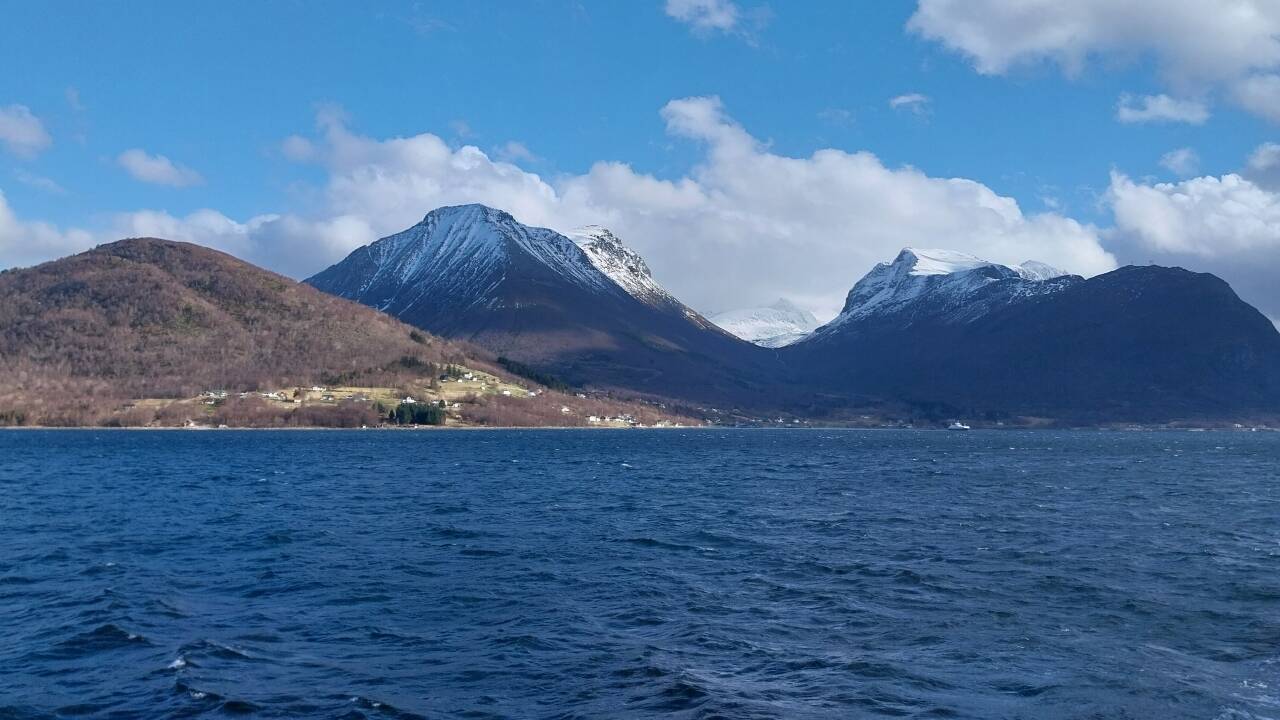 Opplev det beste av fjord-Norge med båtturer og uforglemmelig natur rundt Storfjorden.