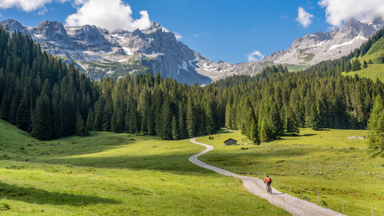 Enjoy a summer holiday in Montafon, where alpine landscapes, fresh mountain air and varied outdoor activities set the scene for a fantastic break.