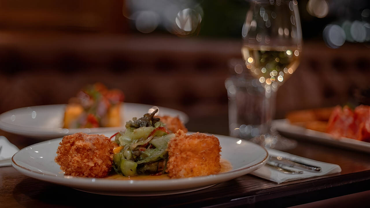 Britisk-inspirert gastropub med smakfulle retter og et stort utvalg øl og whisky.