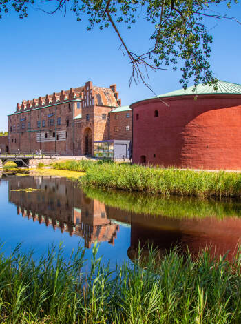 Malmöhus slott ligger nära för dig som vill upptäcka lokalhistoria.
