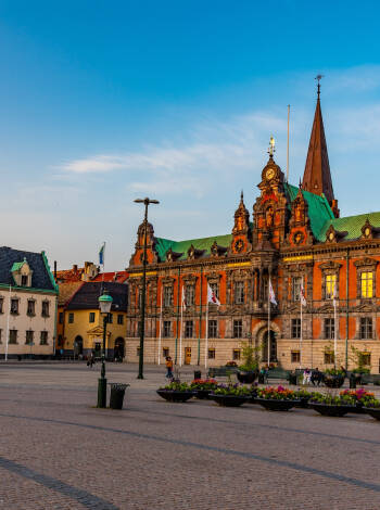 Ta en kort promenad till Stortorget och Malmös Gamla stad.