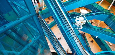 Vielfältige Einkaufsmöglichkeiten im nahegelegenen Emporia Shopping Center.