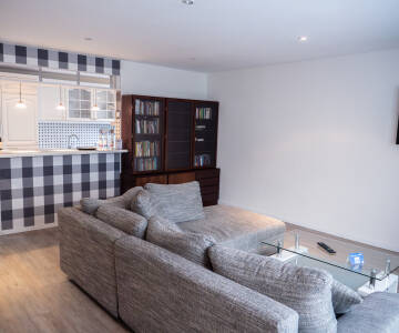 Alla lägenheter har mysig inredning och bekväma möbler där du kommer att känna dig som hemma.