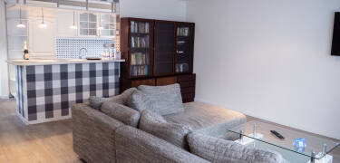 Alle Apartments bieten eine gemütliche Einrichtung und komfortable Möbel, in denen Sie sich wie zu Hause fühlen werden.