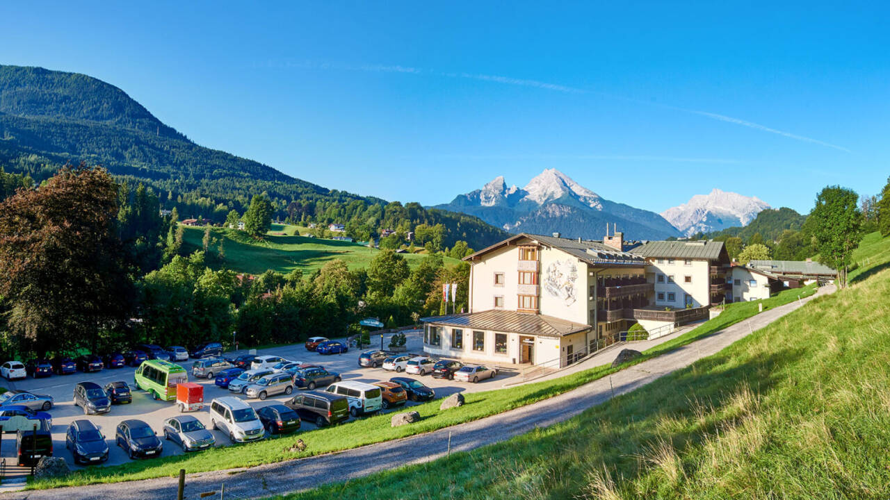Buchen Sie Ihren Aufenthalt im Alpenhotel Seimler und genießen Sie die Ruhe der Berge nahe dem Zentrum von Berchtesgaden.