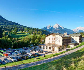 Bestill et opphold på Alpenhotel Seimler og nyt roen i fjellene nær sentrum av Berchtesgaden.