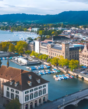 Upptäck Zürich genom Gamla stan, Bahnhofstrasse och stadens spännande mix av kultur och natur.
