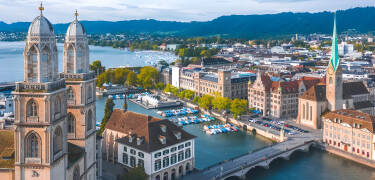 Upptäck Zürich genom Gamla stan, Bahnhofstrasse och stadens spännande mix av kultur och natur.