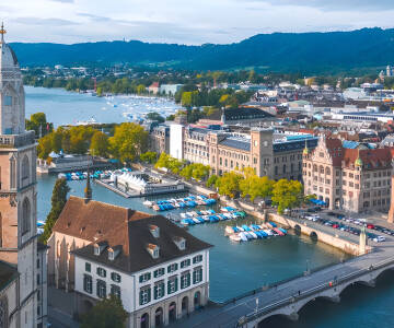 Upptäck Zürich genom Gamla stan, Bahnhofstrasse och stadens spännande mix av kultur och natur.