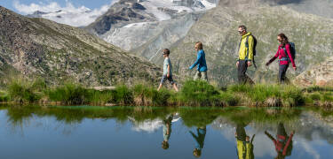 In summer, you can enjoy hiking, cycling, and guided mountain tours, as well as free use of many cable cars up to 3,100 metres