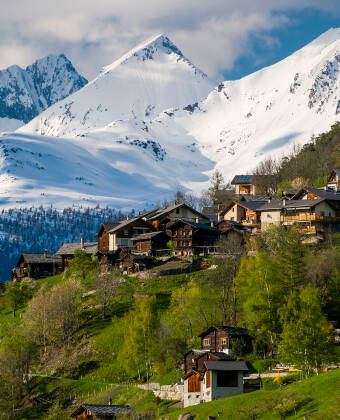 You will find spectacular Alpine nature all around.