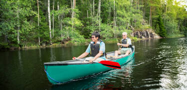 Trysilelva og innsjøene i området er populære for kanopadling og kajakk.