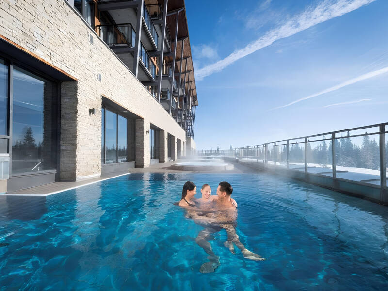 Bestill et hyggelig rom på moderne SkiStar Lodge i Trysil og nyt Kulpen Spa.