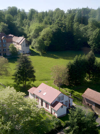 Det här familjedrivna hotellet renoverades 2020 och erbjuder en trevlig semester med genuin fransk gästvänlighet i hjärtat av Alsace