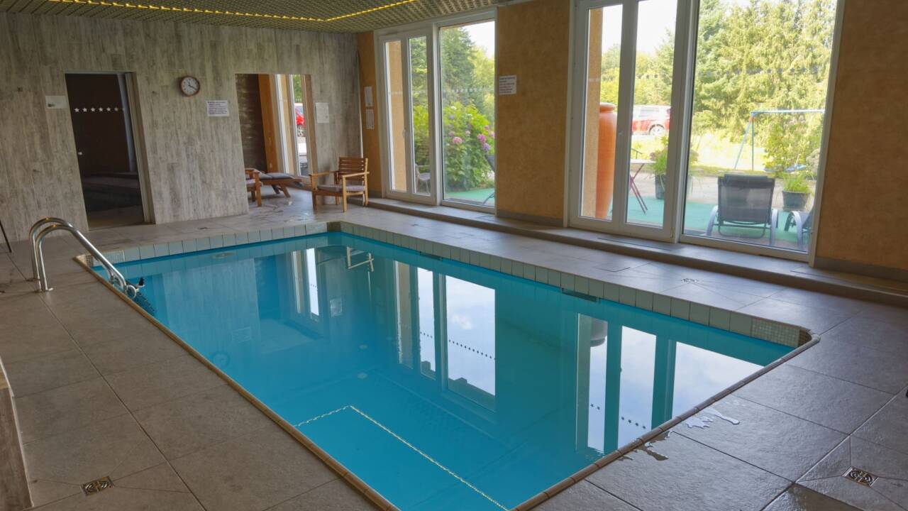Hotellet har et nyt wellnessområde, en lille indendørs swimmingpool, et tyrkisk bad samt en sauna til fri afbenyttelse.