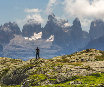 Udforsk Brenta Dolomitterne med vandrestier og udflugtsmuligheder i alle retninger.