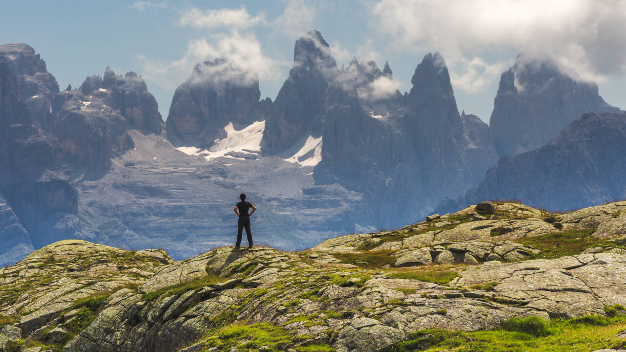 Udforsk Brenta Dolomitterne med vandrestier og udflugtsmuligheder i alle retninger.