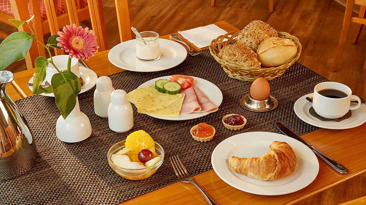 Start your morning with a varied selection of fresh, regional and international breakfast options.