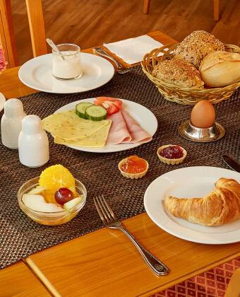 Start your morning with a varied selection of fresh, regional and international breakfast options.