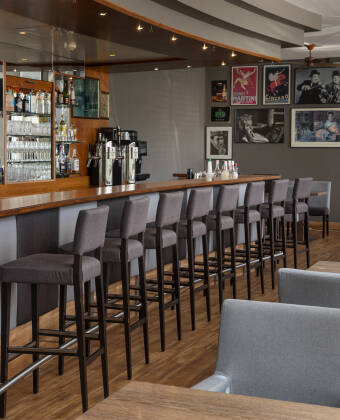 Enjoy regional and seasonal dishes, followed by a relaxing drink at the hotel bar.