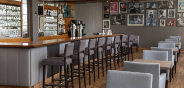 Enjoy regional and seasonal dishes, followed by a relaxing drink at the hotel bar.