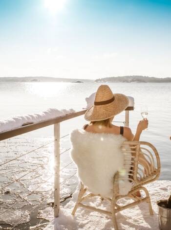 Direkt skärgårdsläge med privat strand och fantastiska kustvyer.