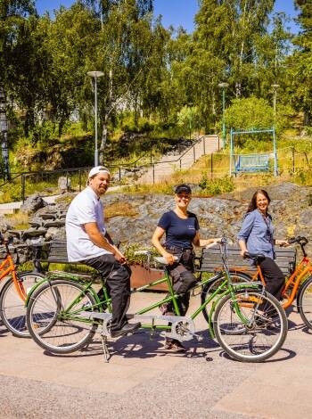 Häringe Hammersta naturreservat bjuder på rofyllda landskap och orörd natur nära hotellet.