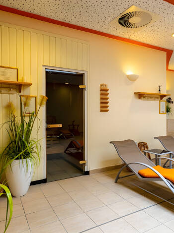 Ett wellnessområde med bastu och relaxavdelning är perfekt för att varva ner.