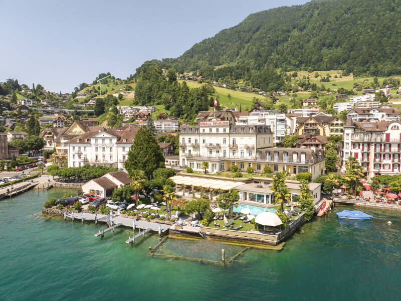 Das Hotel Beau Rivage verfügt über eine unschlagbare Lage am Vierwaldstättersee.