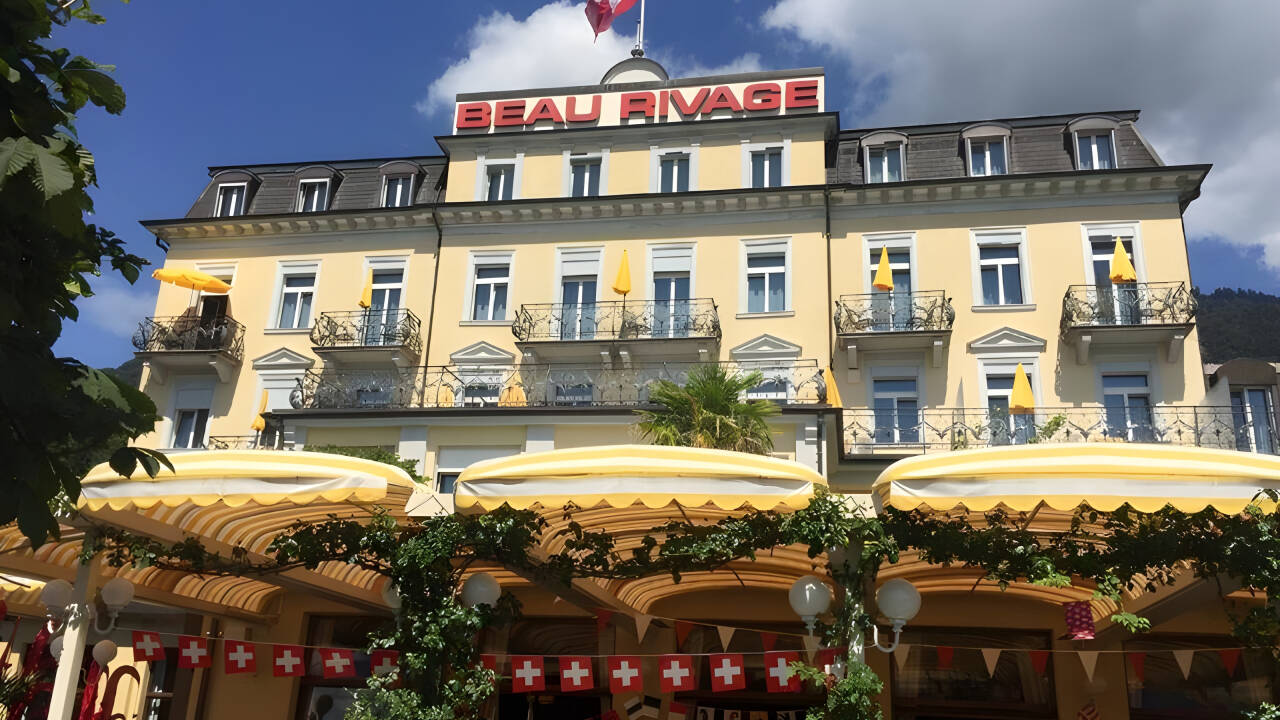 Hotellet kombinerer sjarmen fra en klassisk bygning ved innsjøen fra tidlig 1900-tall med moderne, komfortable rom.