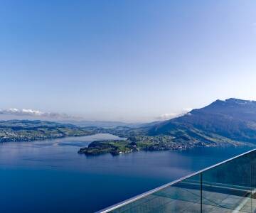Ta dig upp på berget Rigi och upptäck hisnande vandringar och panoramautsikter.