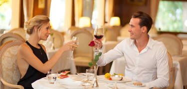 Du kan avsluta dagen med en fantastisk middag på hotellets restaurang, som är ett populärt val i Weggis.