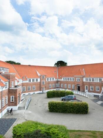 Njut av ett prisvärt boende och utmärkt service på Hotel City Holstebro.