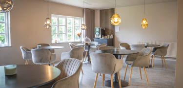 Beginnen Sie Ihren Tag mit einem köstlichen Frühstück in einladender Atmosphäre.